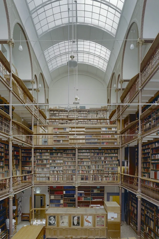 Interieur overzicht bibliotheekzaal - Amsterdam - 20321544 - RCE