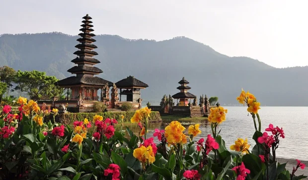 Pura Ulundanu Bedugul di pagi hari