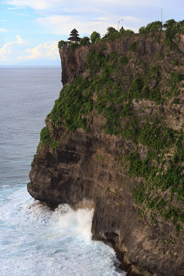 Kuta Bali Indonesia Pura-Luhur-Uluwatu-02