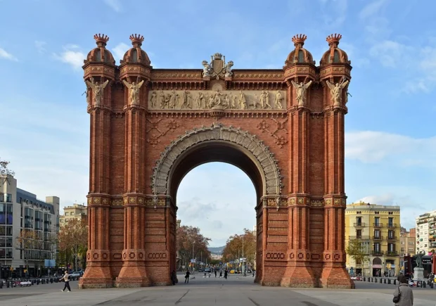 Best Places to Visit in Barcelona for Culture and Food Lovers