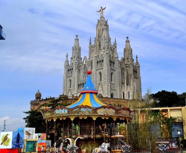 Edificis originals de les atraccions del Tibidabo (Barcelona) - 7