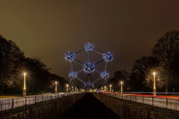 Atomium, Bruselas, Bélgica, 2021-12-15, DD 145-147 HDR