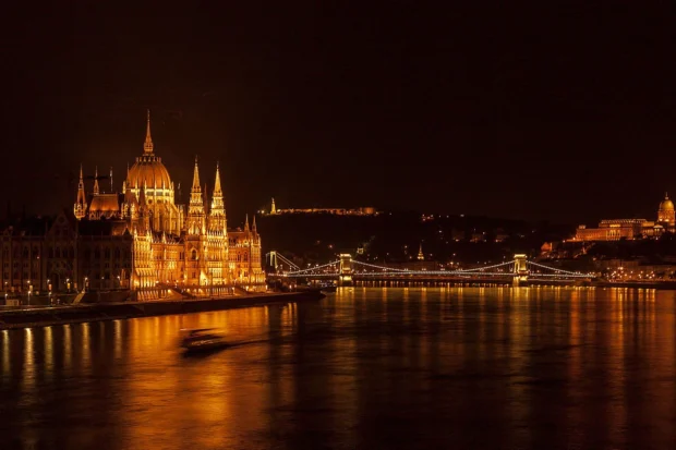 Budapest by night - Le Parlement - photo picture image photography (9583724665)