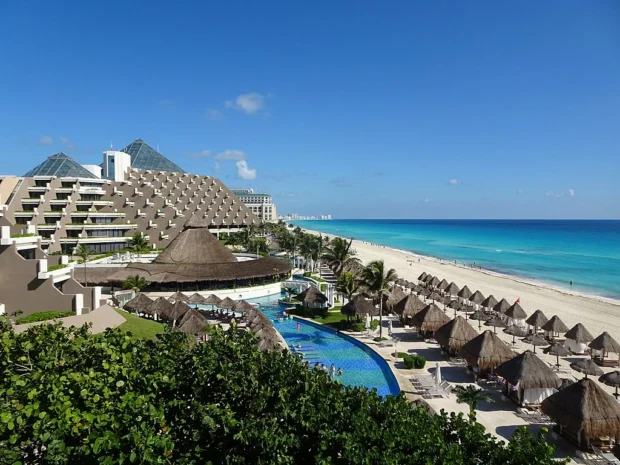 Discover Cancun Mexico: Vibrant Life, Beaches, and Local Flavors