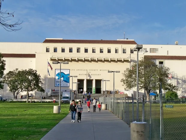 Main entrance to the Natural History Museum of Los Angeles County - panoramio