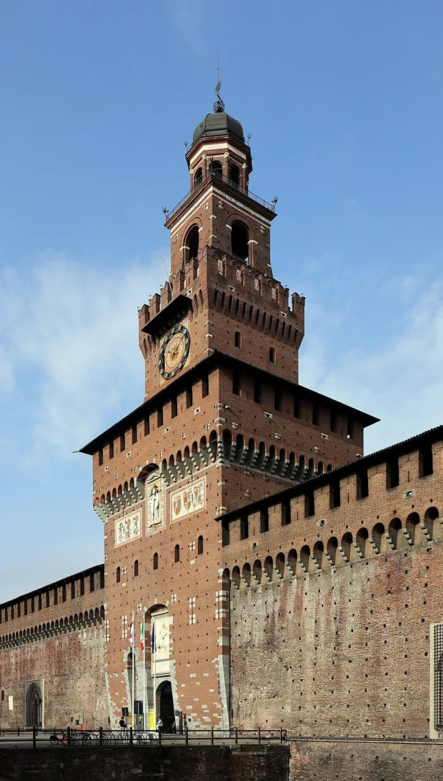 Castello Sforzesco (Milan) - The main entrance heading west