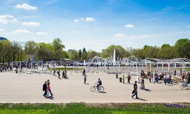 Gorky Park Fountain 2013-05-09