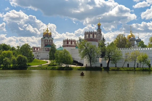 Moscow. Novodevichy Convent P5150131 2750