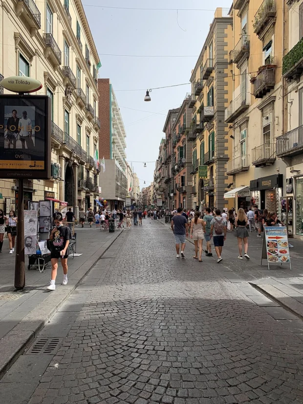 Via Toledo, Napoli