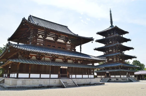 Horyu-ji, kondou and tou
