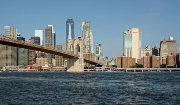 Walking the Iconic Brooklyn Bridge: A New York Story to Remember