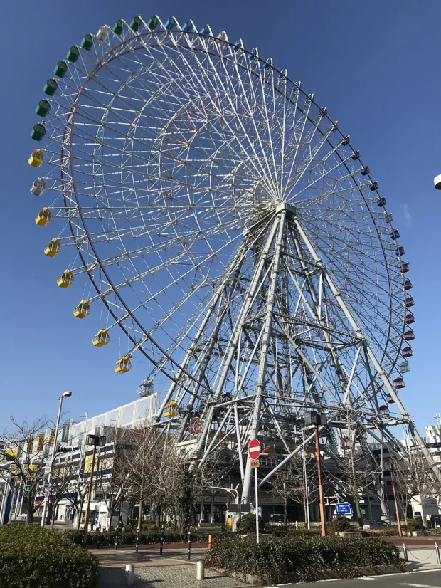 Grand ferris wheel of Tempozan Harbor Village 2