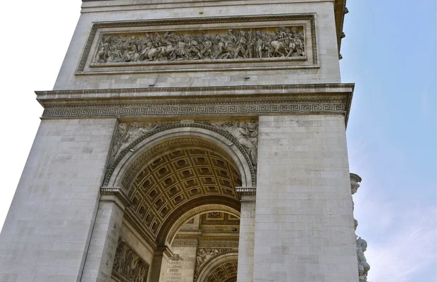 P1080959 France, Paris, place Charles De Gaulle (autrefois de l'Étoile), l'Arc de Triomphe du côté de la rue de Wagram bas-relief de la bataille d'Auzterlitz (5629754282)