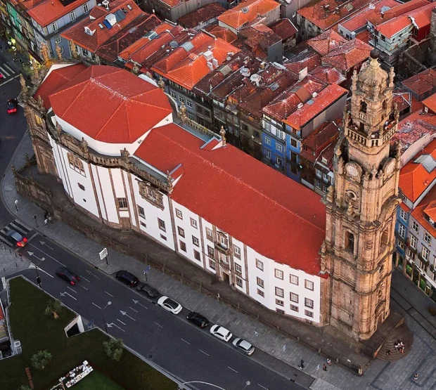 Clérigos Tower (37151256565) (cropped)