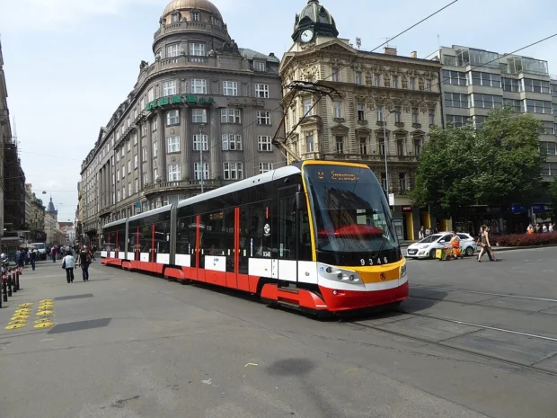 DPP tram line 9 at Václavské náměstí 01