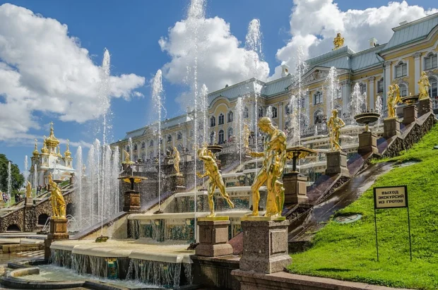 Grand Cascade of Peterhof 01
