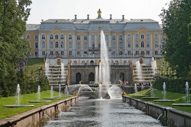 .00 1005 Grand Peterhof Palace