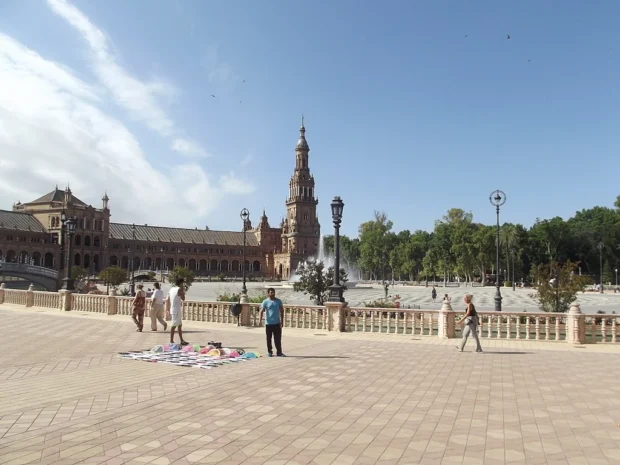 Parque de María Luisa - Seville - Plaza de España - Torre Sur (14727755685)