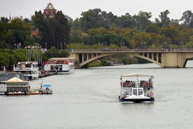 Sevilla 2015 10 18 1543 (24381975581)