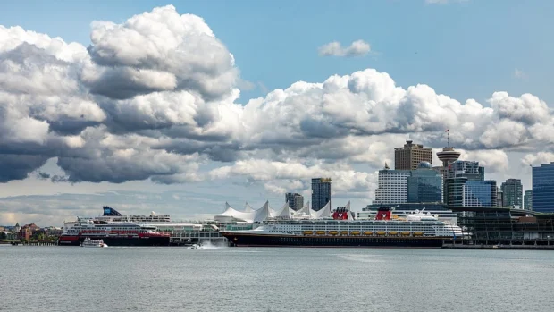 Vancouver (BC, Canada), Canada Place -- 2022 -- 2093